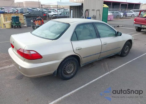 2000 Honda Accord 2.3 Lx z USA, uszkodzony, nr VIN JHMCG5648YC010008